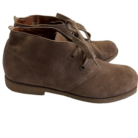New without box suede leather Lucky Brand boots - Picture 1 of 6